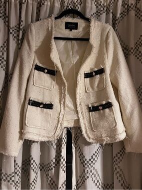 Elegant Cream Tweed Blazer with Black Trim